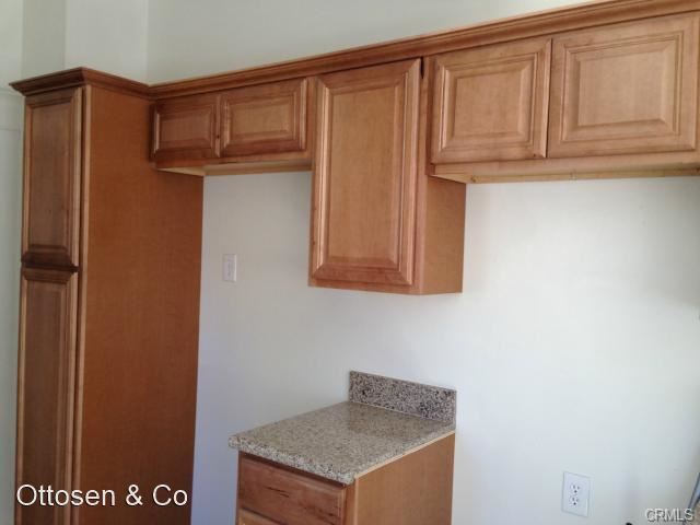Building Photo - 2 br, 1 bath House - 261 W 16th St
