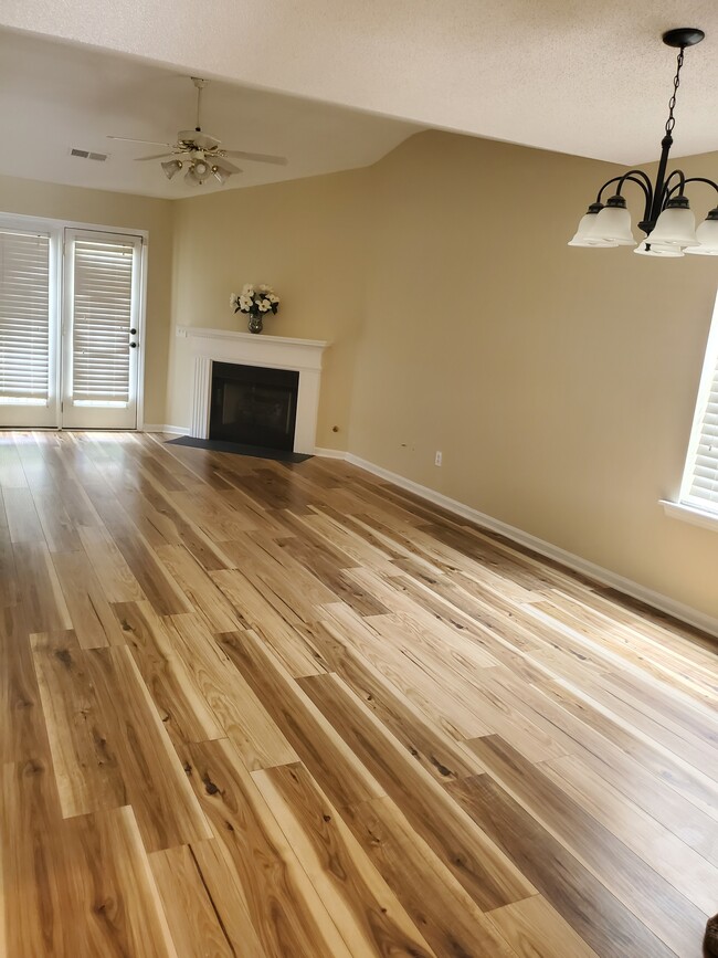 Building Photo - 41 Providence Manor Ct