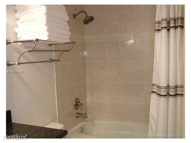 Foto del edificio - 130 NW 70th St