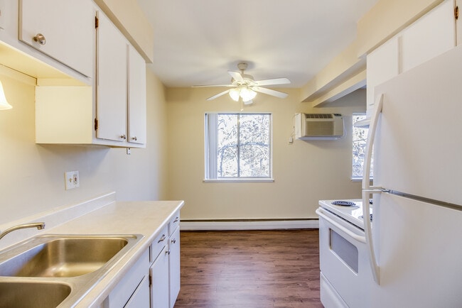 Interior Photo - Shiawassee Apartments