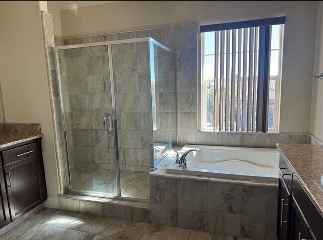 Foto del edificio - 4255 Fairmont Ave