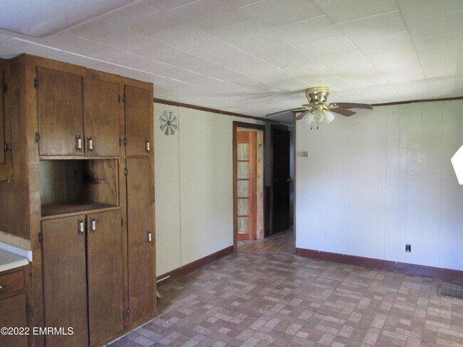 Building Photo - 2128 Grand Ave