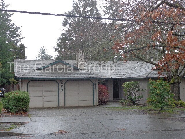 Primary Photo - Beaverton Duplex