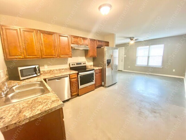 Building Photo - 1413 Hardy St