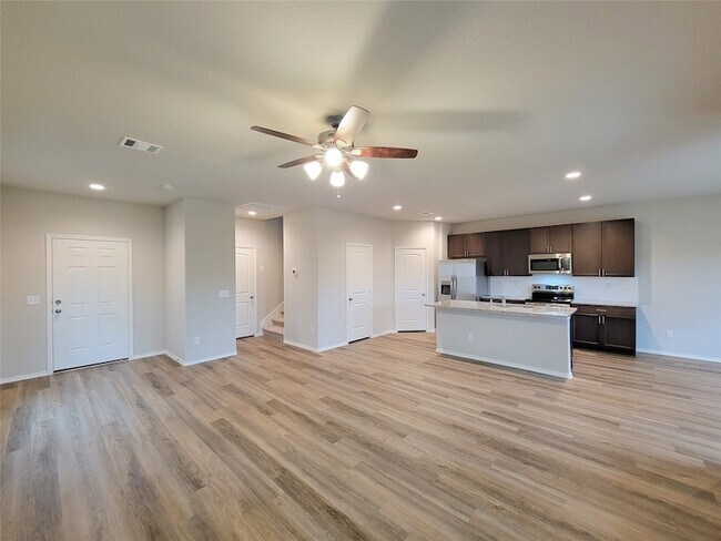 Building Photo - 942 Amesbury Ct