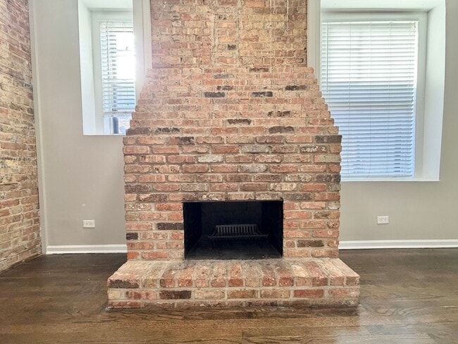 Foto del edificio - 3433 N Elaine Pl