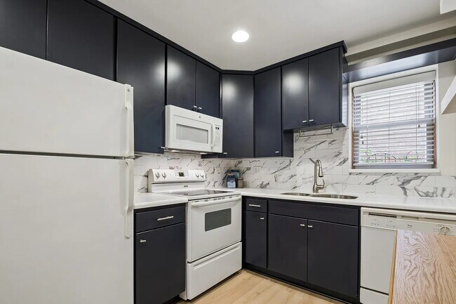 Building Photo - 7310 N Harlem Ave