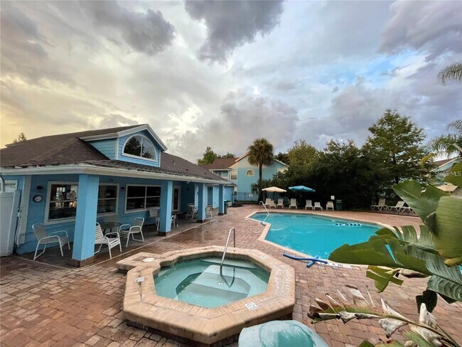 Building Photo - 2737 N Poinciana Blvd