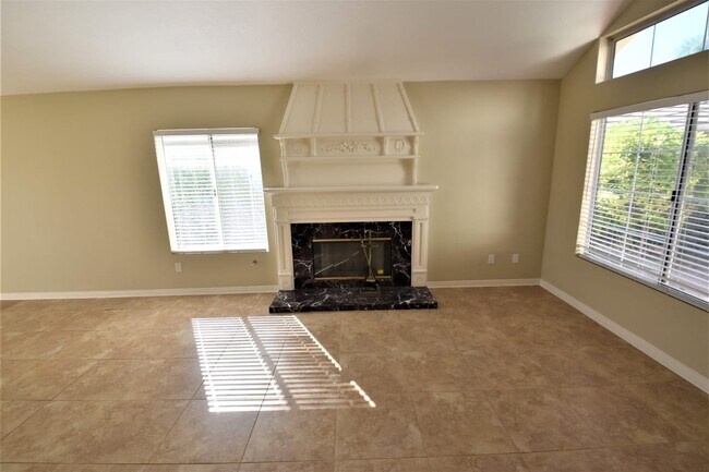 Building Photo - 21841 Agajanian Ln