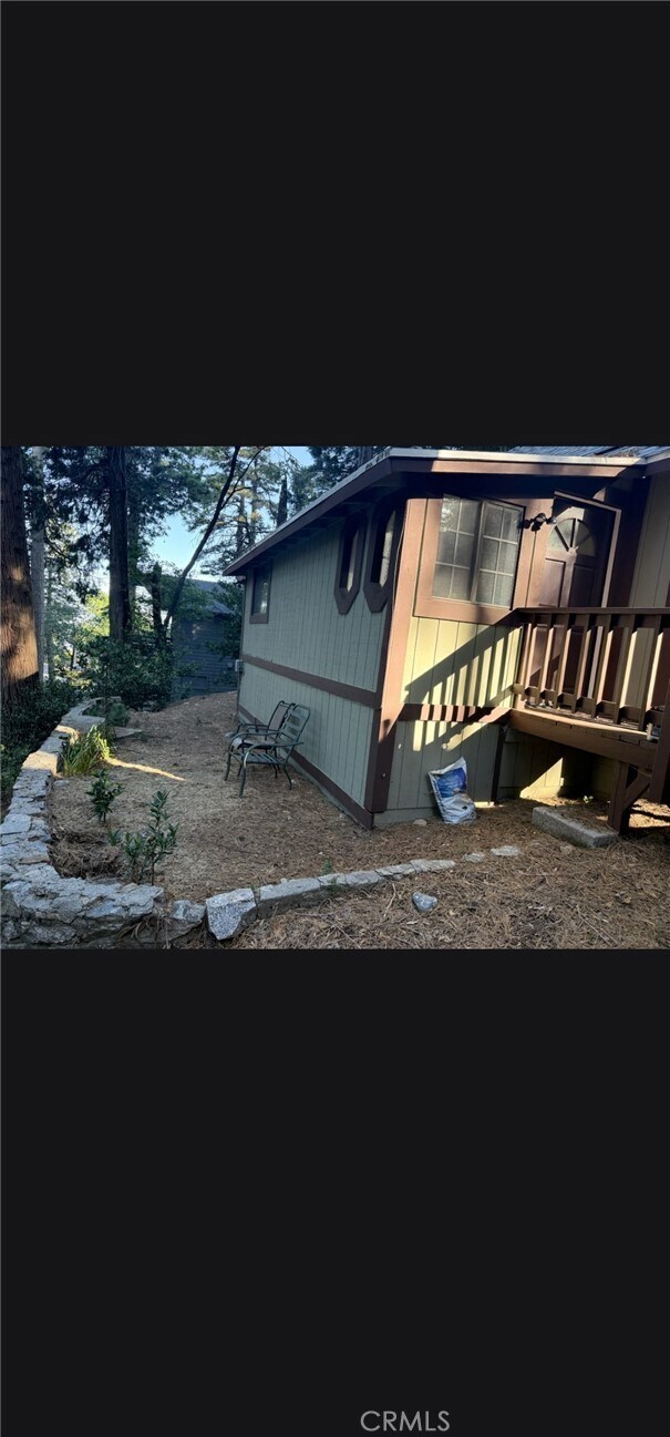 Foto del edificio - 22927 Crest Forest Dr