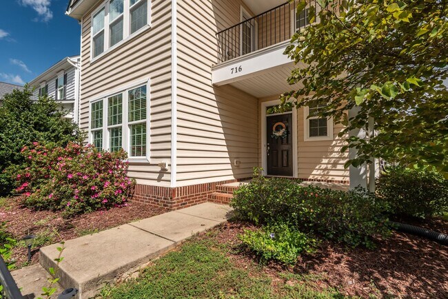 Building Photo - Move-In Ready 3-Bedroom Home with Flexible...