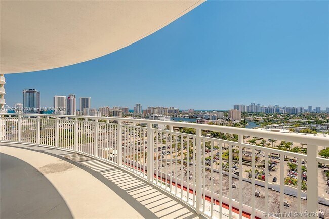 Building Photo - 1745 E Hallandale Beach Blvd
