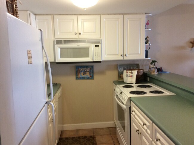 Building Photo - 4849 Saxon Dr