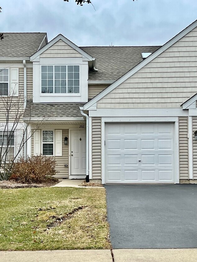2803 Rutland Cir, Naperville, IL 60564 Townhome Rentals in Naperville