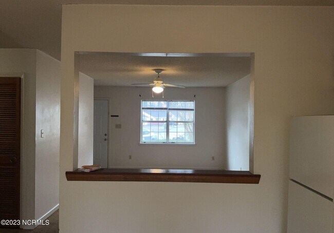 Foto del edificio - 102 Easy St
