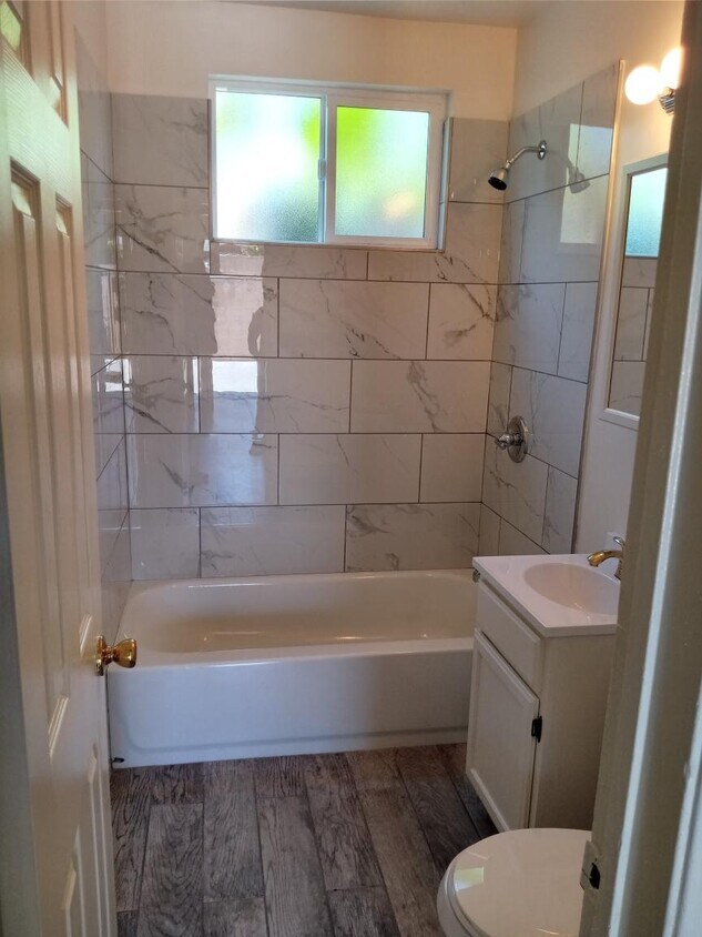 Foto del edificio - 2321 E 14th St