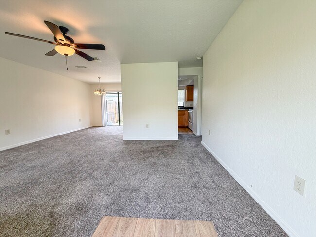 Foto del edificio - 1362b Boylan Ave