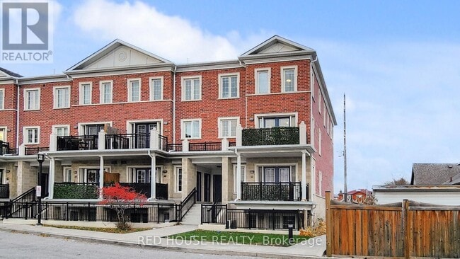 Building Photo - 26 Bruce St