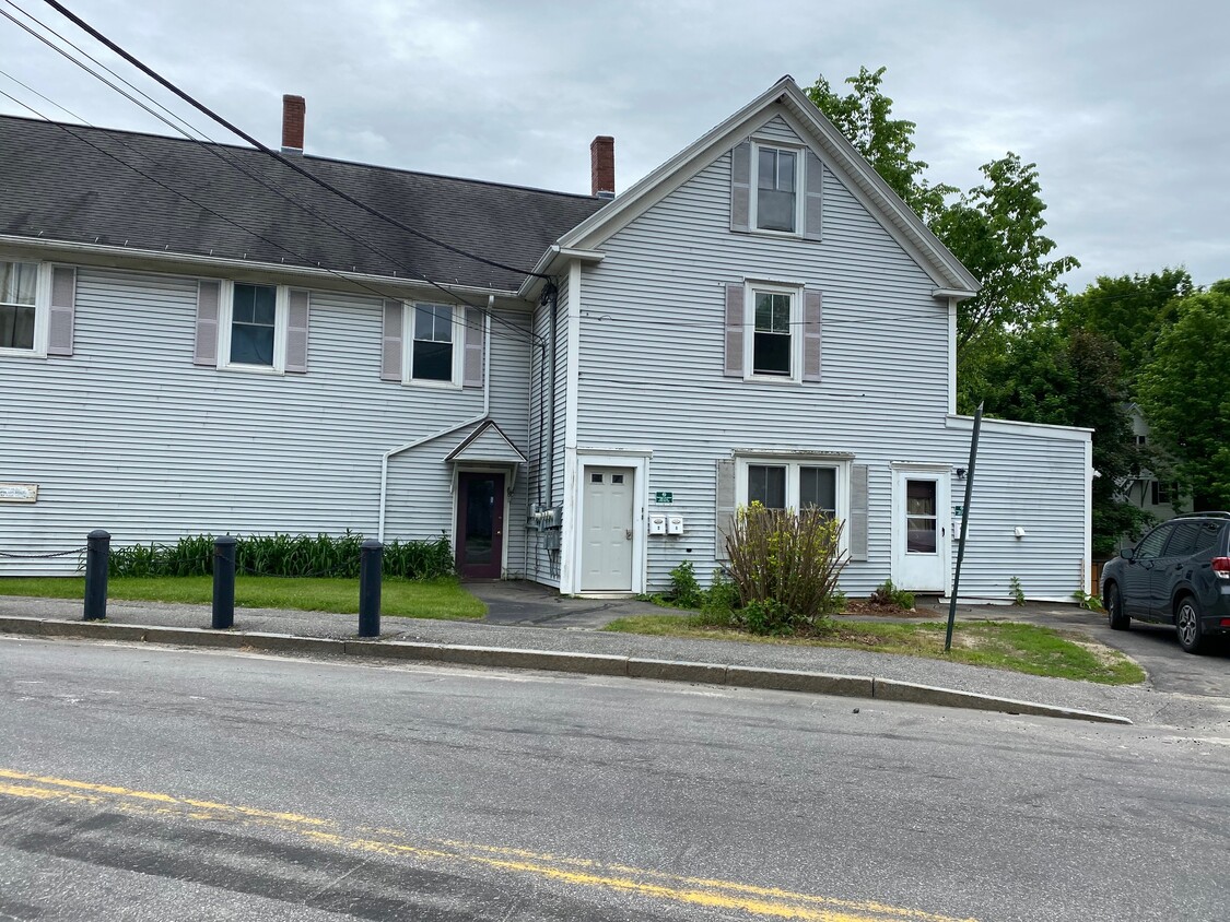 Primary Photo - 24 Main St