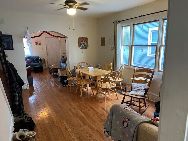 Foto del edificio - 421 E Lane Ave