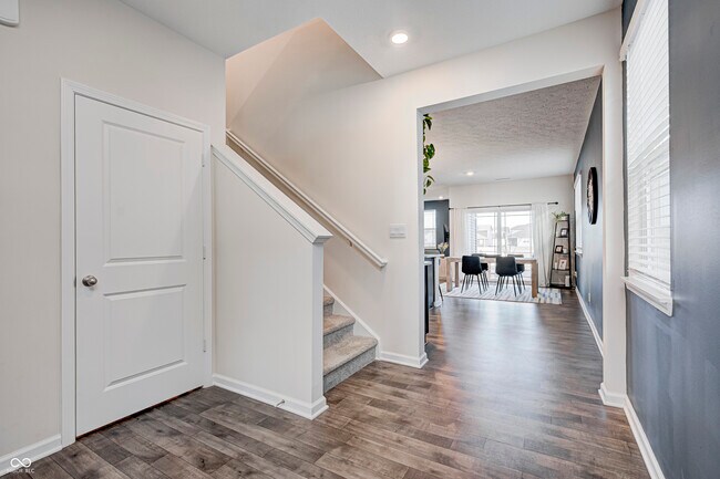 Foto del edificio - 2214 Warbler St