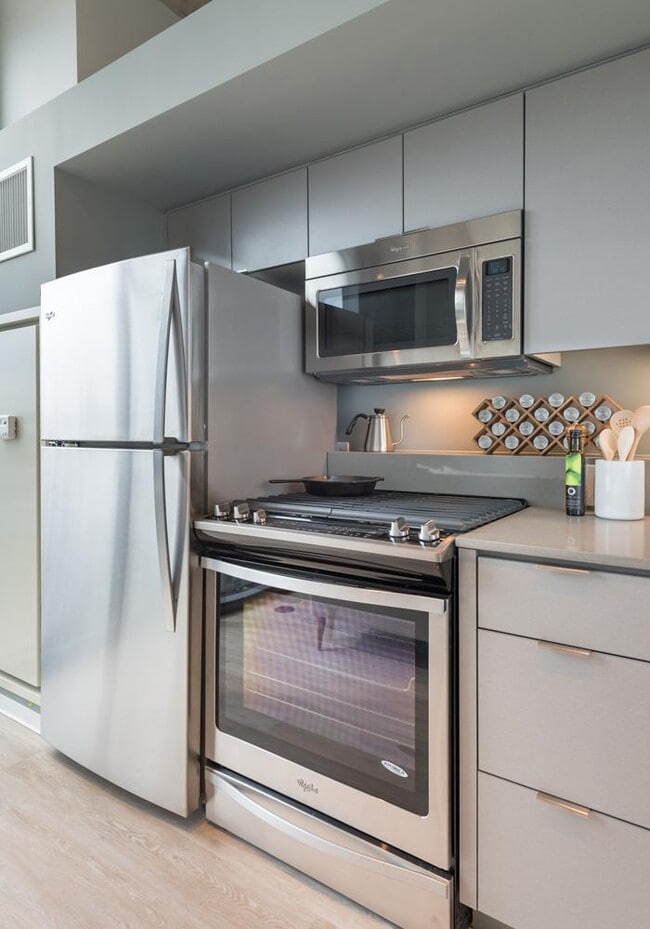 Building Photo - 1 bedroom in Chicago IL 60647