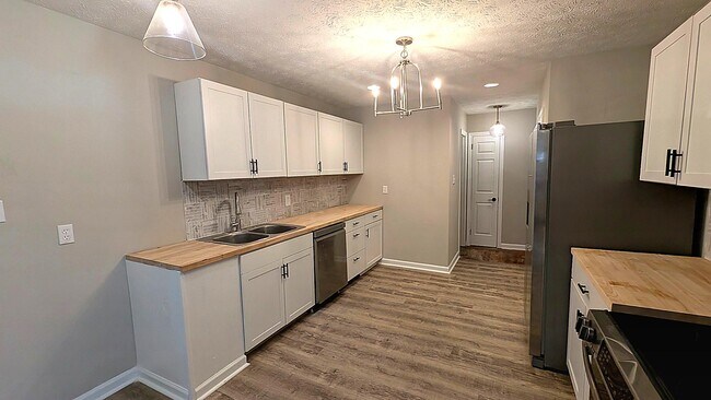 Foto del edificio - 311 Orchard Ln