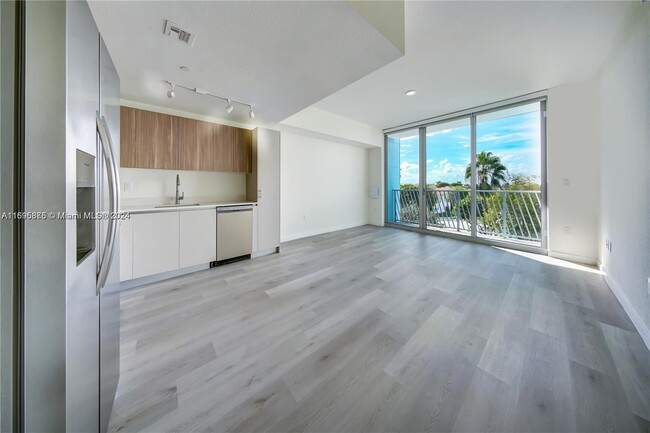 Foto del edificio - 8075 NW 107th Ct