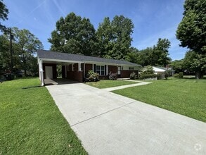 Building Photo - 336 Crestside Dr SE