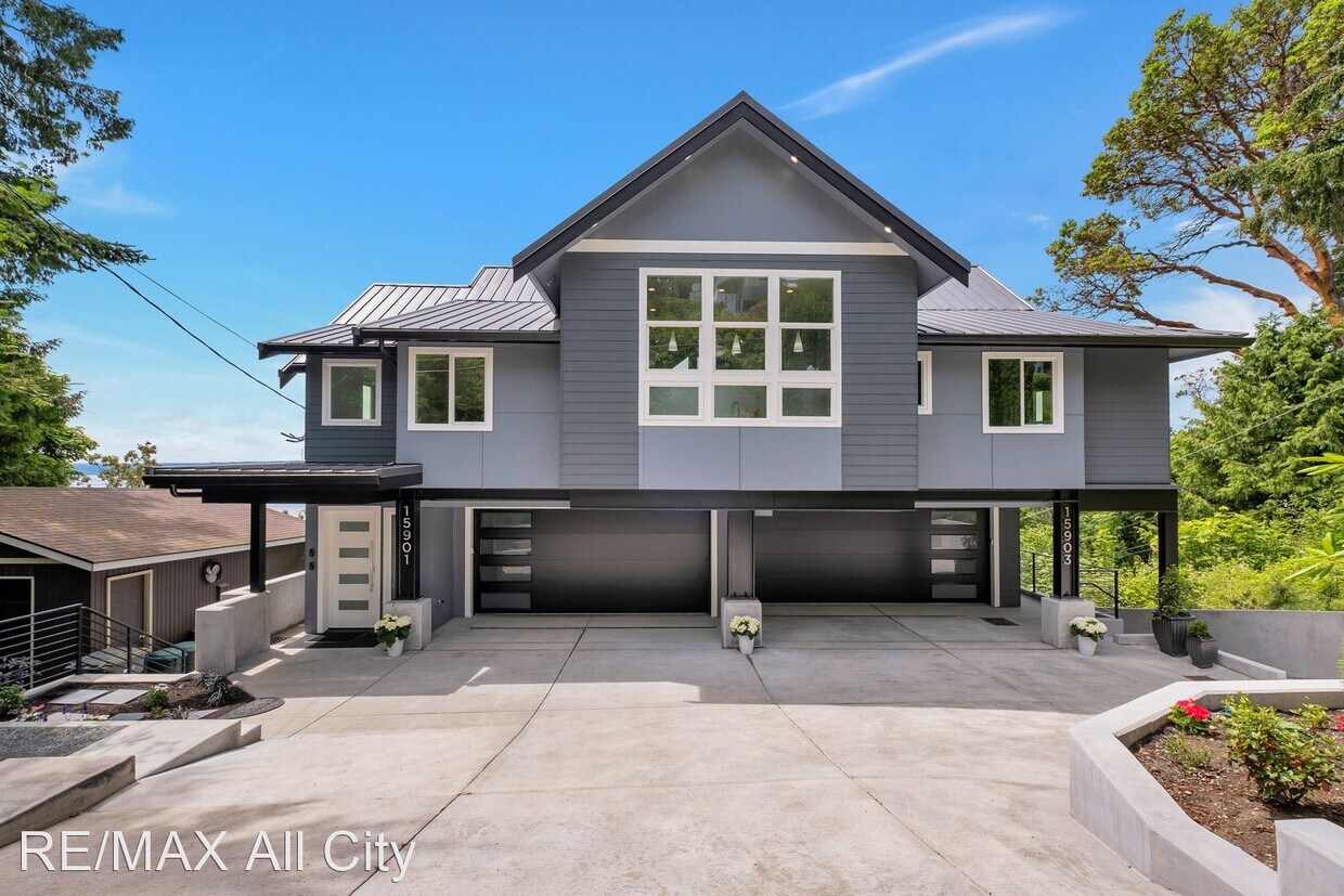 2 br, 1.5 bath House 15901 Maplewild Ave... House Rental in Burien