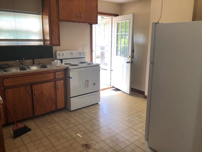 Foto del edificio - 770 S Burgess Ave