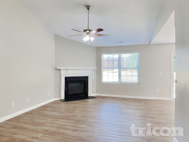 Building Photo - 3120 Riverbrooke Dr