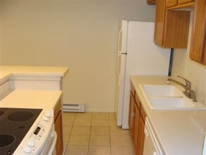 Building Photo - 4295 Columbine Dr