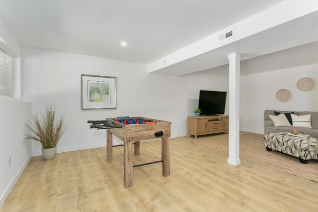 Building Photo - 10964 SE 284th St