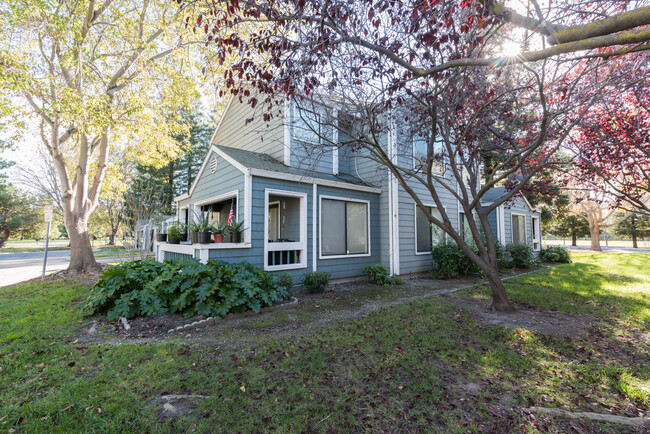 Building Photo - 938 Neptune Ct