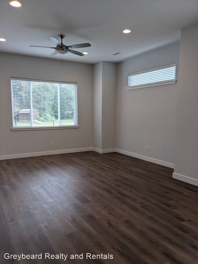 Building Photo - 512 Magnolia Creek Ln