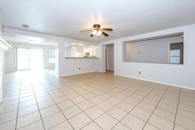 Foto del edificio - 3227 Lantern Bay Ln