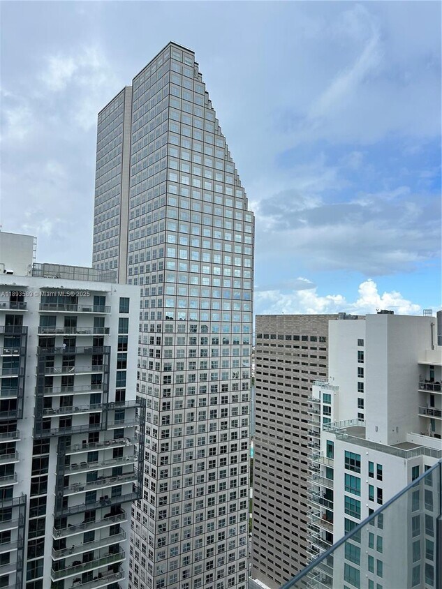 Foto del edificio - 300 Biscayne Blvd Way
