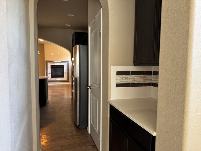 Building Photo - Wolf Ranch