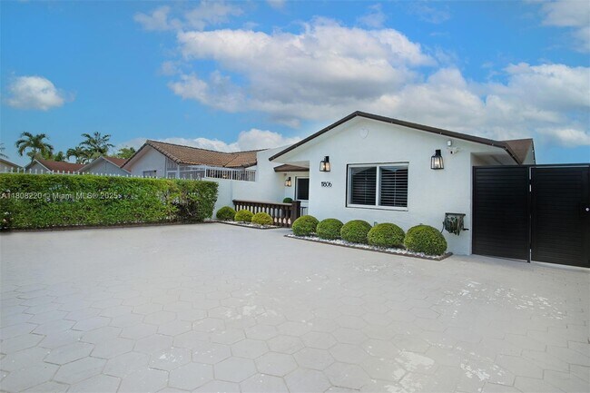 Foto del edificio - 11806 SW 11th St