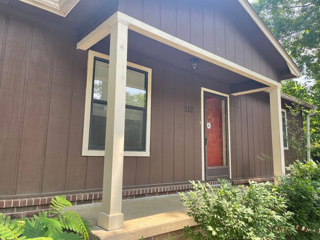 Building Photo - 112 Dollie Cir