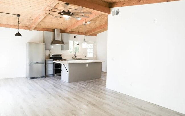 Foto del edificio - Single Family Home!