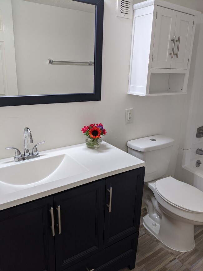 Fotografía del edificio - 201 E College Blvd #41