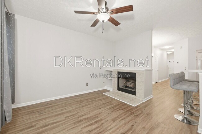 Building Photo - 6311 Shoreview Cir