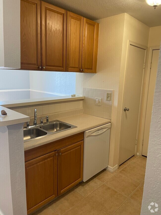 Glen Lake Estates Apartments for Rent Saint Petersburg, FL 1