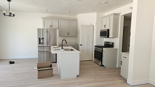 Building Photo - 158 S 100 E
