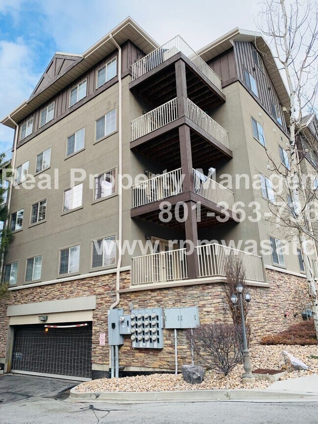 Foto del edificio - Cute 3 Bedroom 2 Bath Condo with a View!