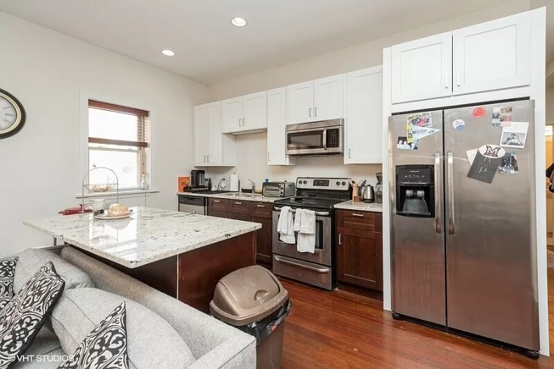 Foto principal - 2522 N Halsted St