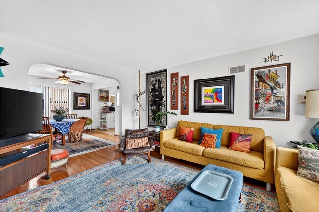 Foto del edificio - 4931 Jamieson Ave