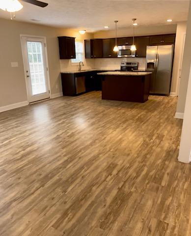 Foto del edificio - 415 Lake Edge Ln
